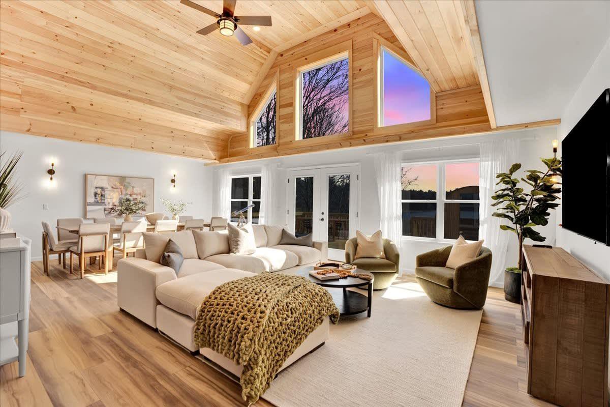 Grand lodge style vacation home