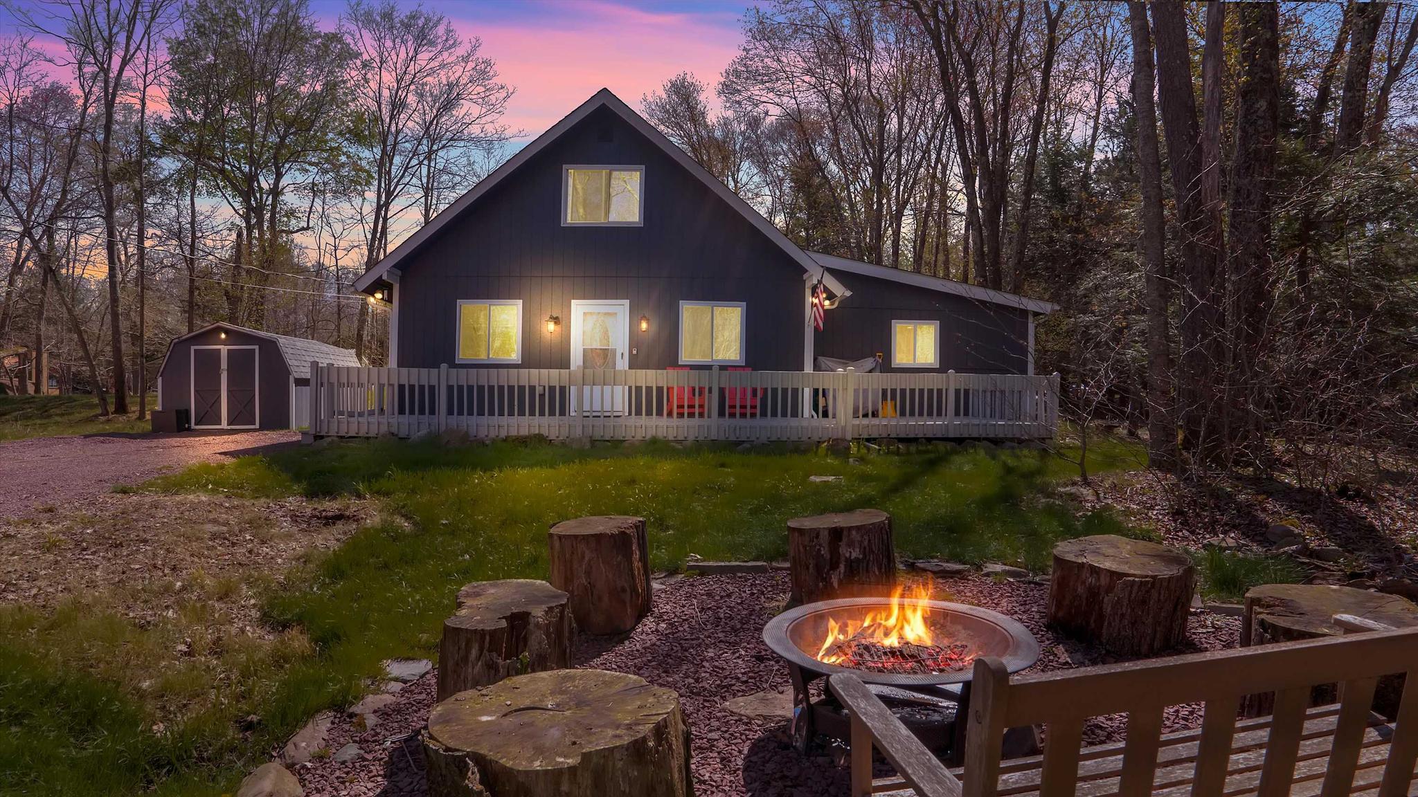 Pocono Lake Chalet | Fire Pit | Patio