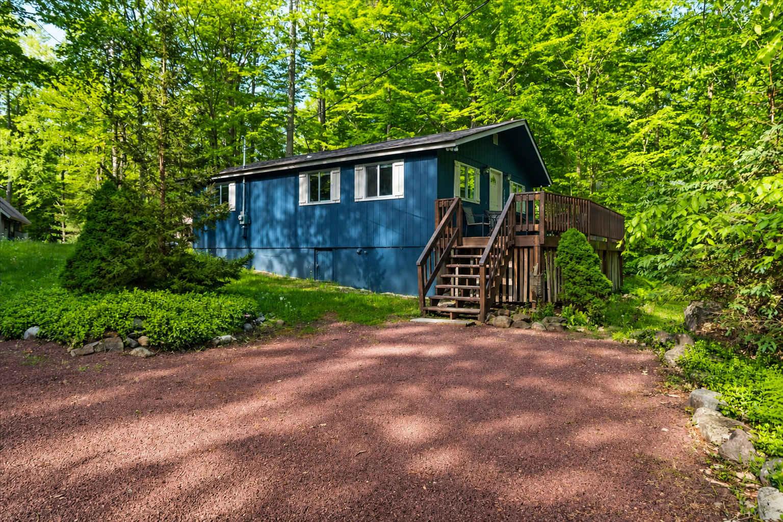 Pocono Cottage | Fireplace | Pet-Friendly | W/D